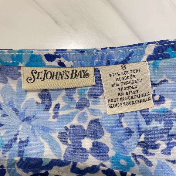 SALE‼️ NWT St John’s Bay Blue Daisy Floral skirt 
Size 8 - Picture 5 of 8